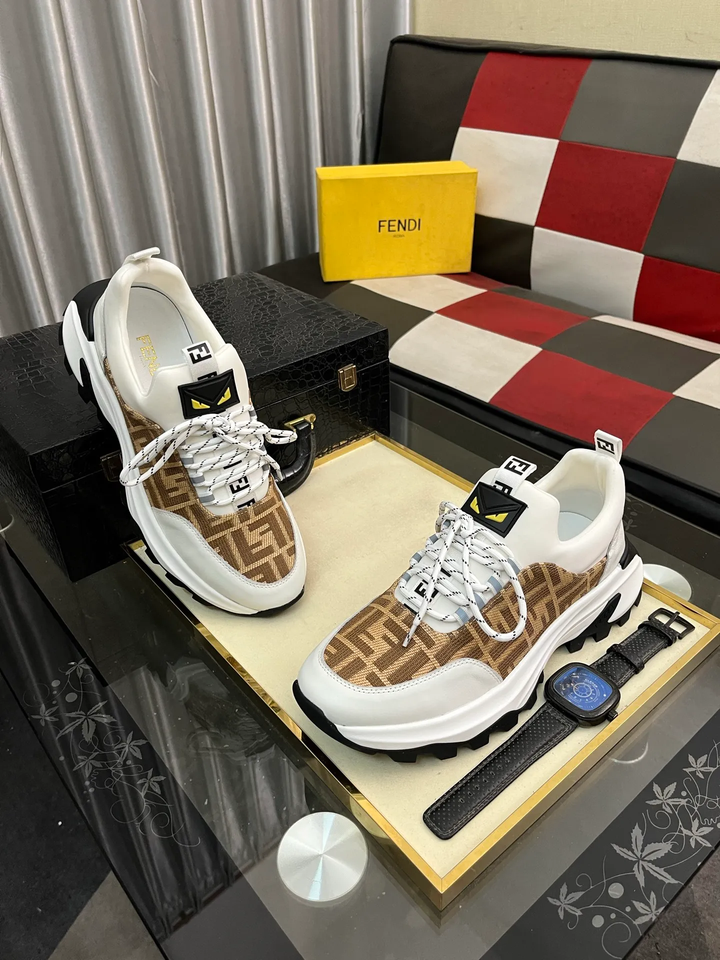 Men's Men's Shoes💰458⌚️⌚️[FENDI] Fendi's classic and comfortable men's, this complex sneaker is made of soft calfskin➕genuine leather lining➕original ultra-light rubber material with rough outsole. This unique light style is suitable for the casual and refined sensibility of this season. It is comfortable and natural on the feet. It is an everyday style for casual travel in autumn and winter! 38−443️⃣colors available
